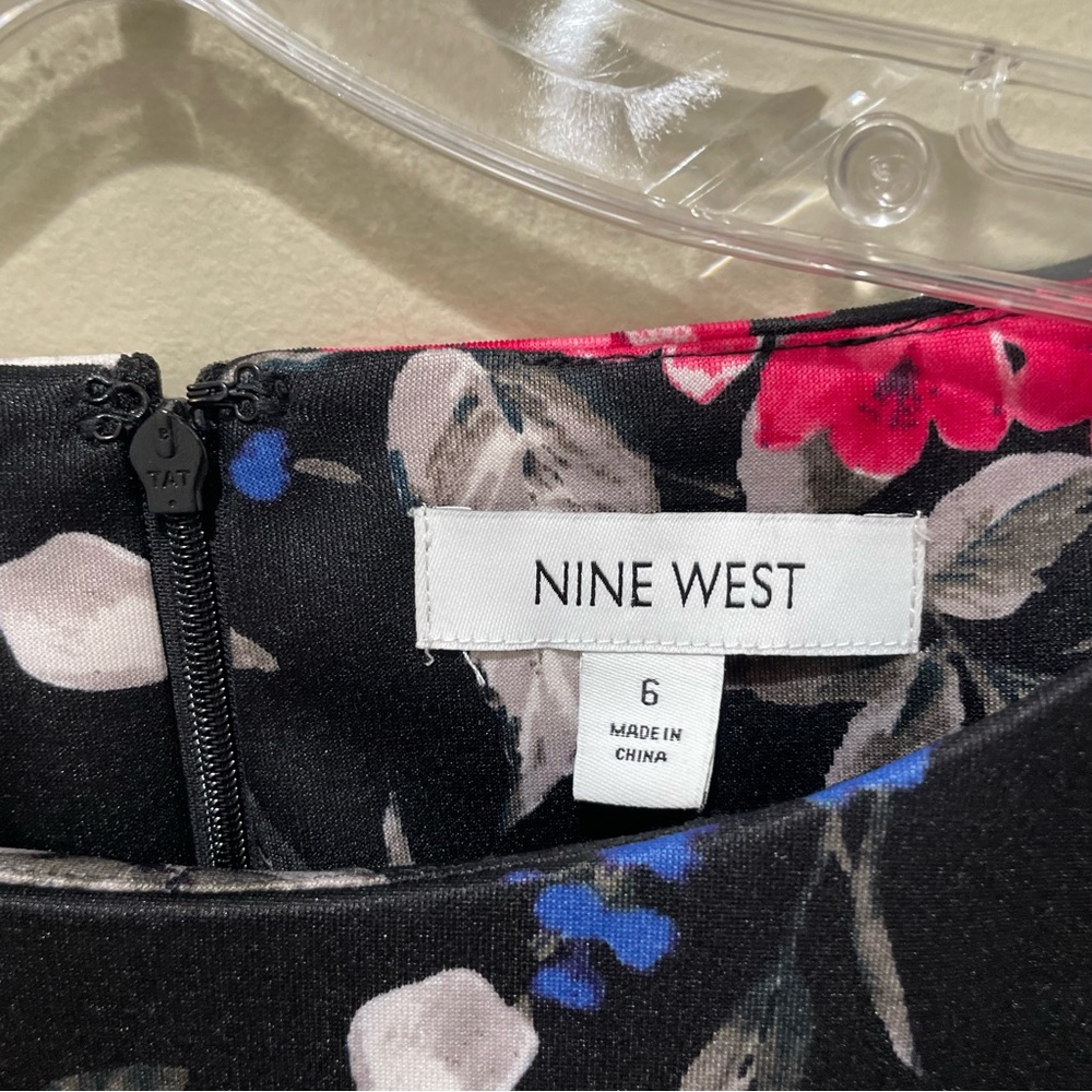 Nine West Floral Bell Sleeve Sheath Dress Black Multi Women’s Size 6 NWT - Picture 7 of 10